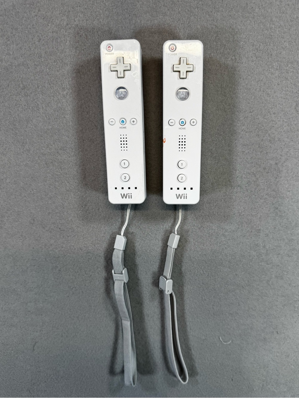 Nintendo White Wii Remote Controller Pair with Wrist Straps